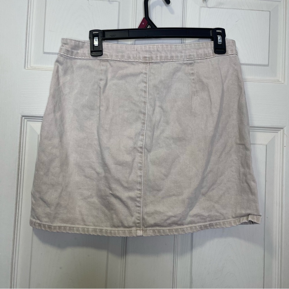 L'AGENCE Kris Button Mini Skirt In Biscuit Sz 29 - Picture 7 of 9
